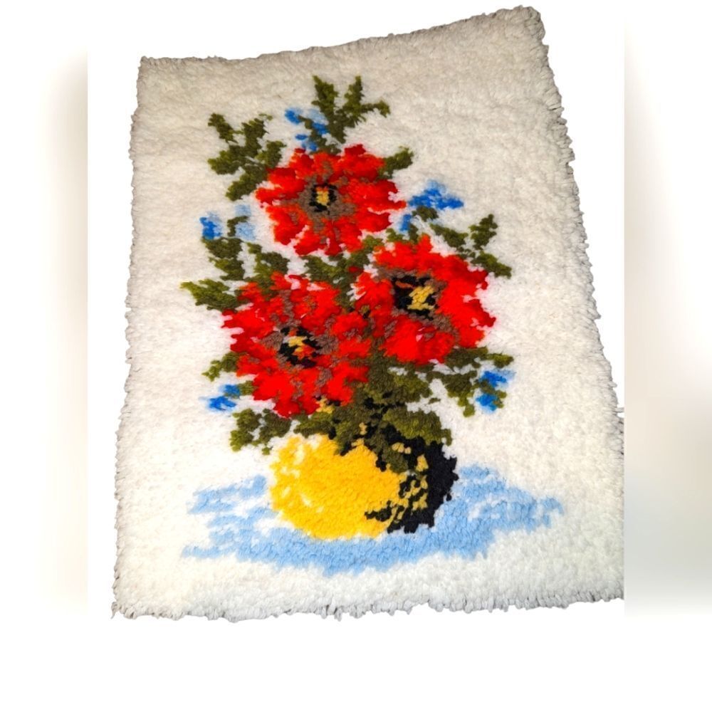 Vintage floral pattern hook rug wall hanging decor
